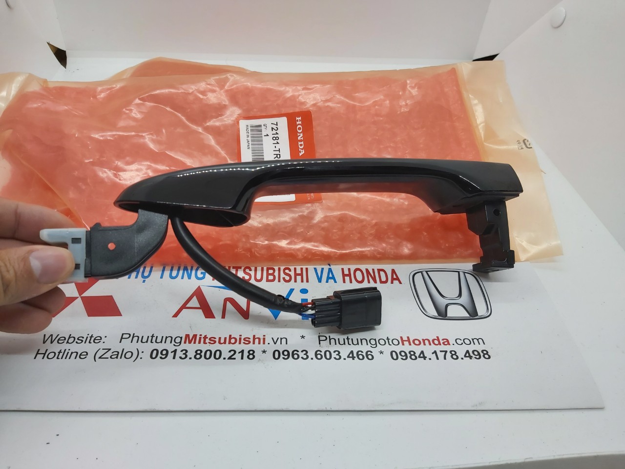 Tay mở cửa ngoài xe Honda CRV